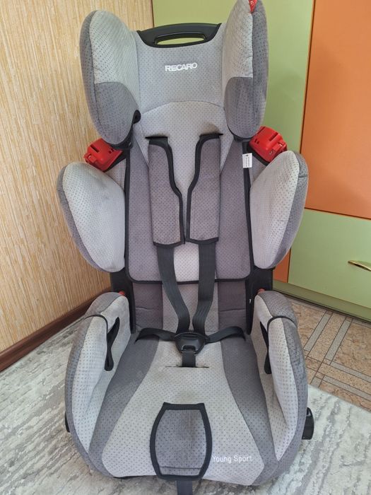 Автокрісто RECARO Young Sport