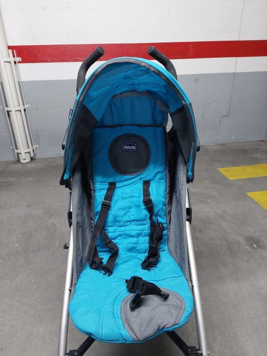 Carrinho de passeio tipo bengala, da Chicco