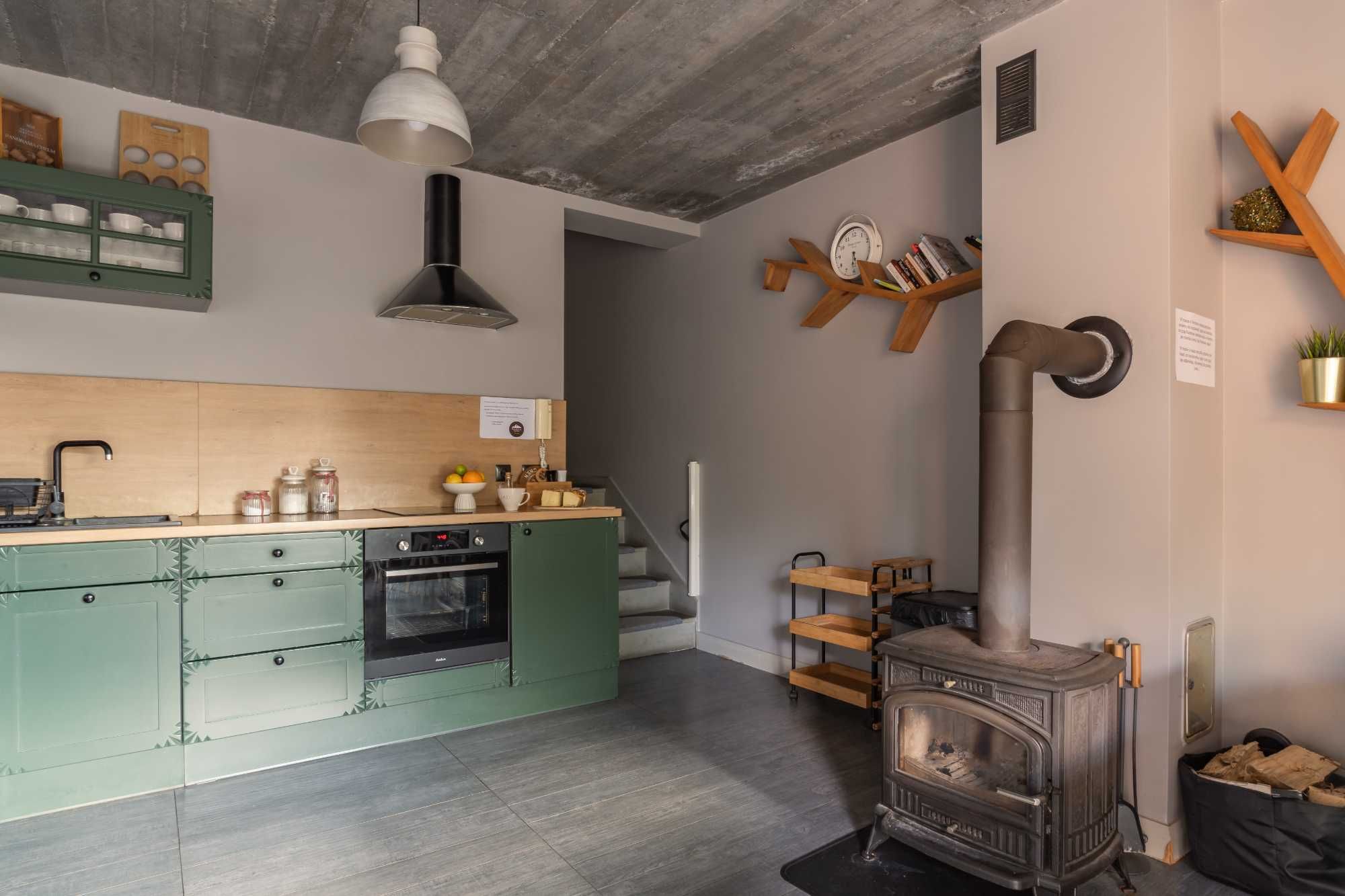 Wakacje Domek GÓRA CHEŁM z gorącym jacuzzi ,SAUNA,grota solna,gril