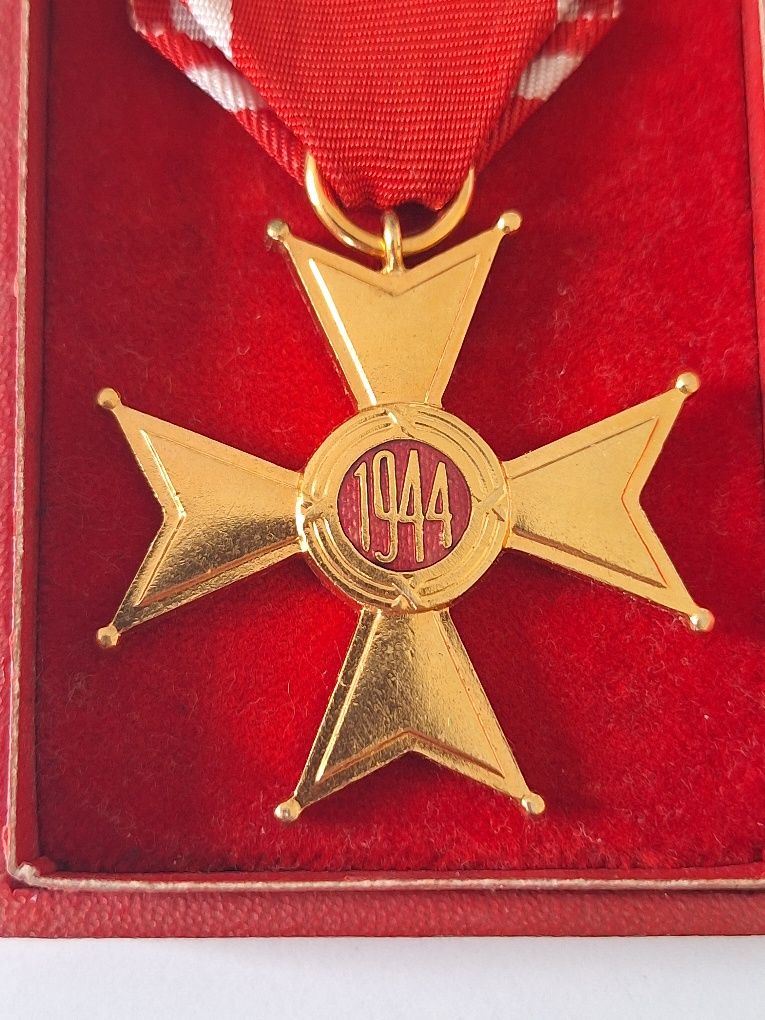 Krzyż Kawalerski Orderu Odrodzenia Polski w pudełku