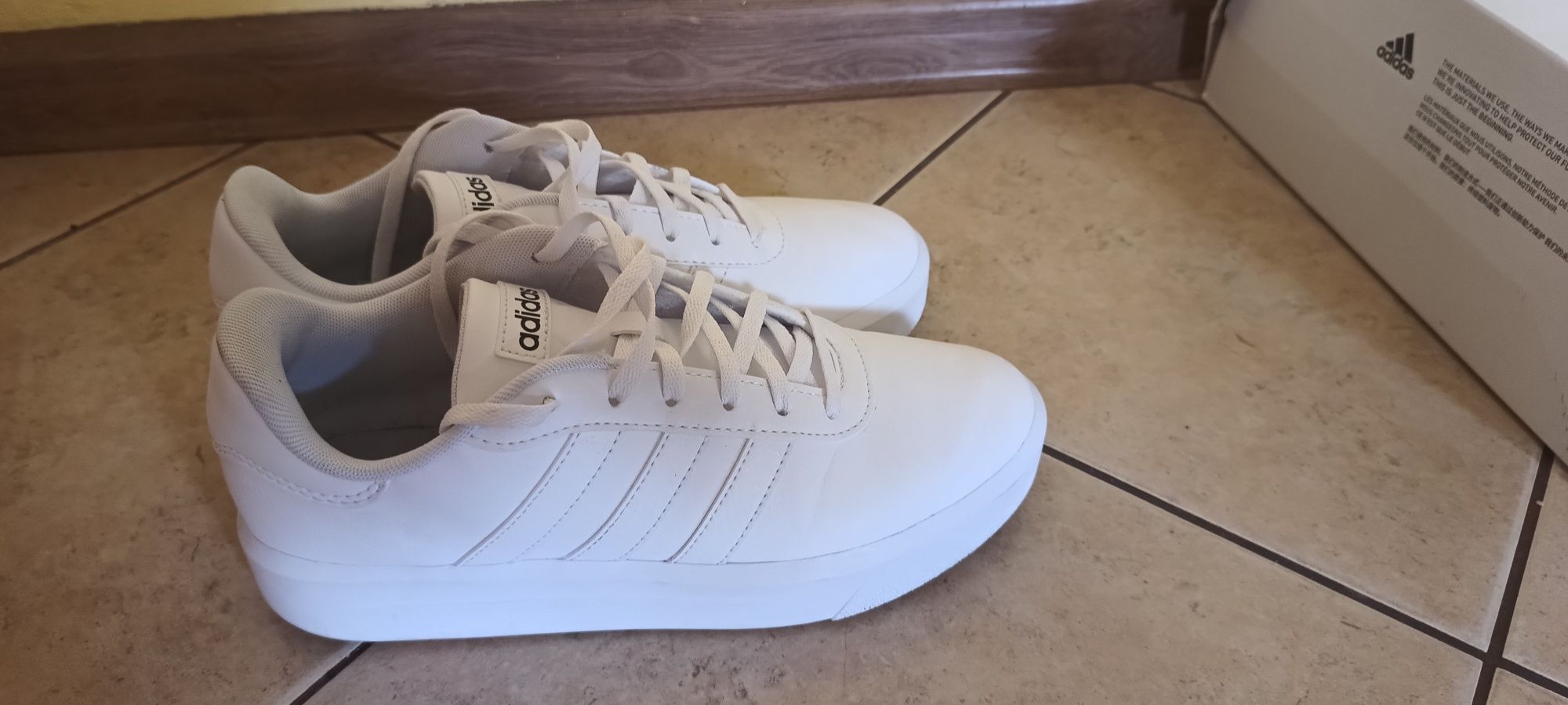 Buty Adidas Court