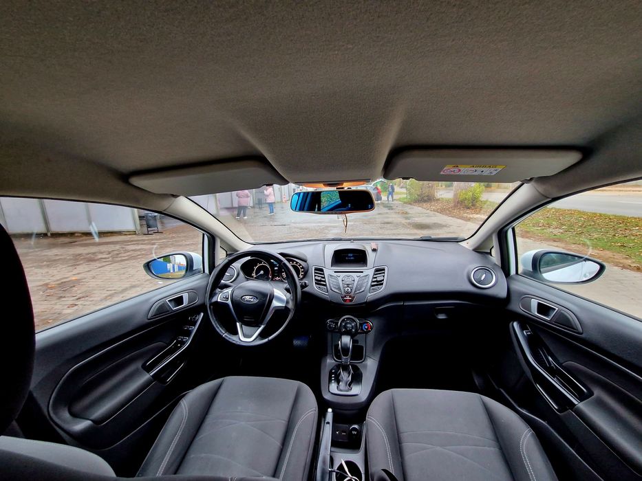 Автомобіль в гарному стані.