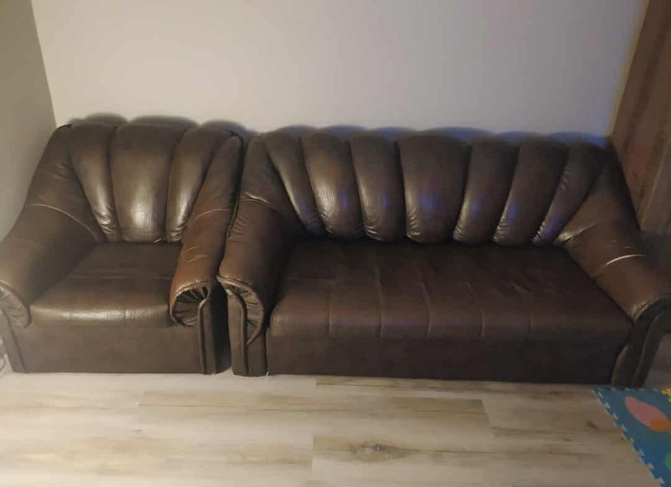 Sofa skórzana+ fotel i 2 pufy