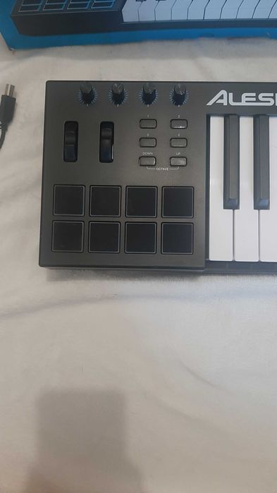 Teclado Midi Alesis V49