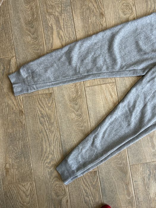 Спортивні штани Nike