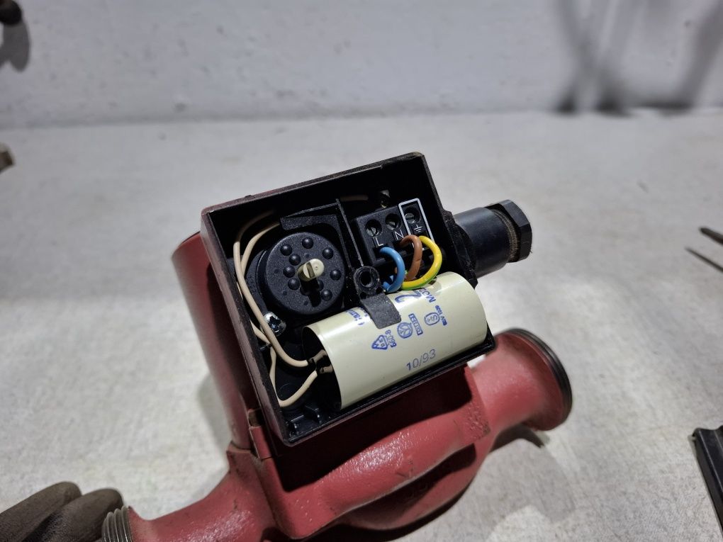 Pompa Grundfos UPS 25-20 '180 DELPHIS-THERM