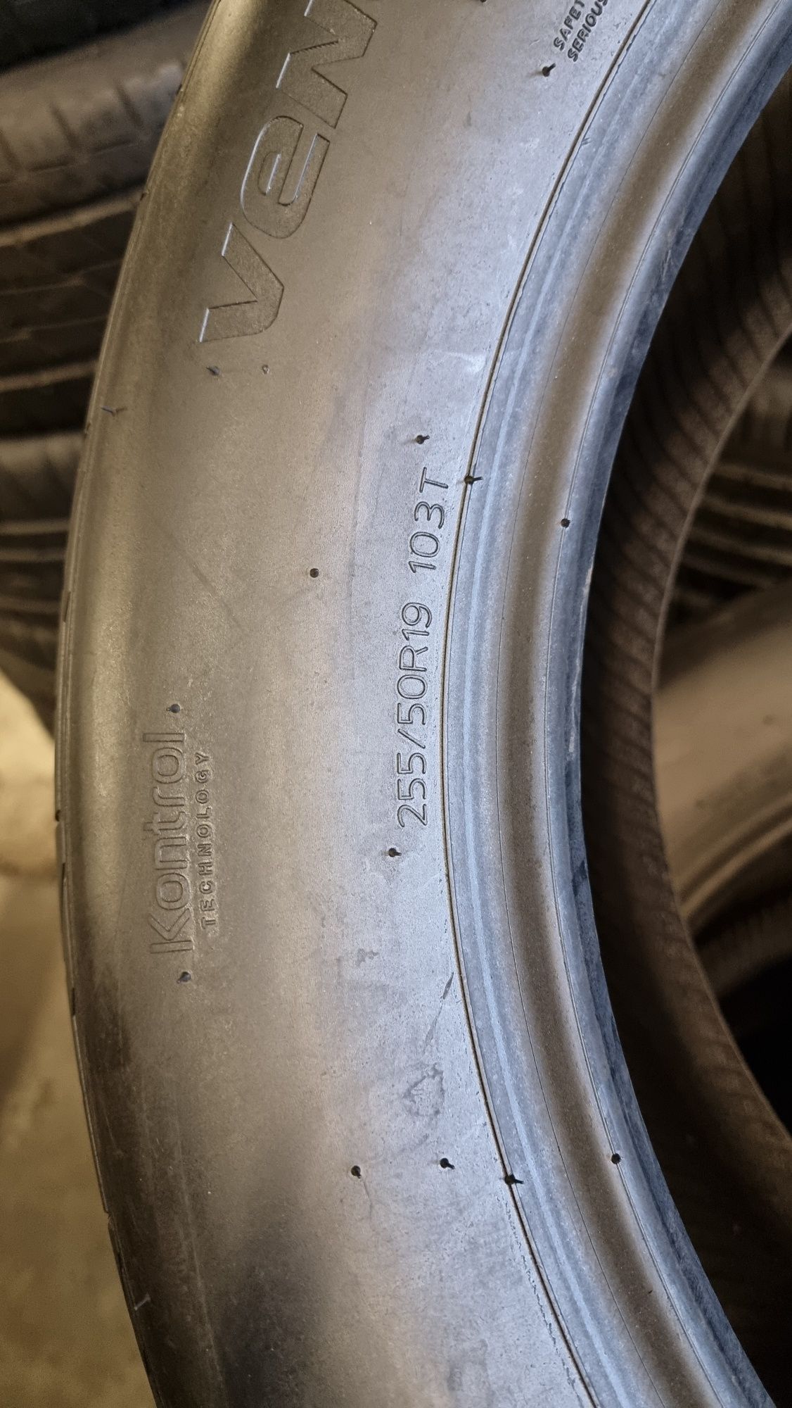 Шини літні 255х50хR19 Hankook Ventus S1 Evo3 / 90- 95% Протектор