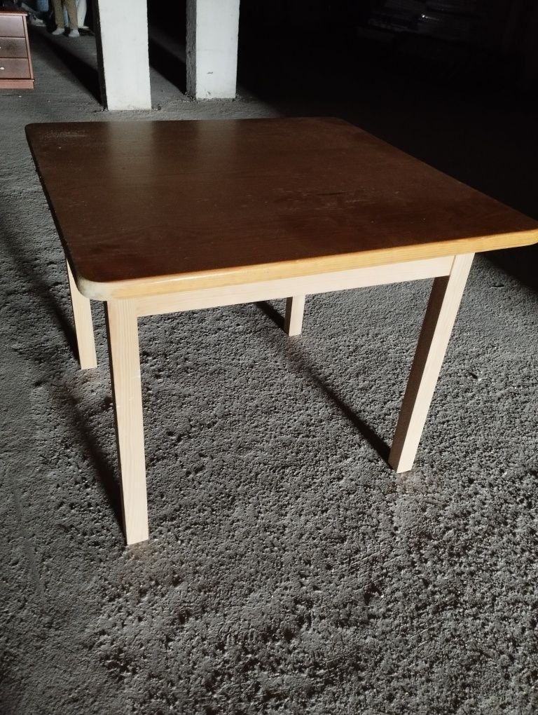 Mesa e 6 cadeiras semi-novas