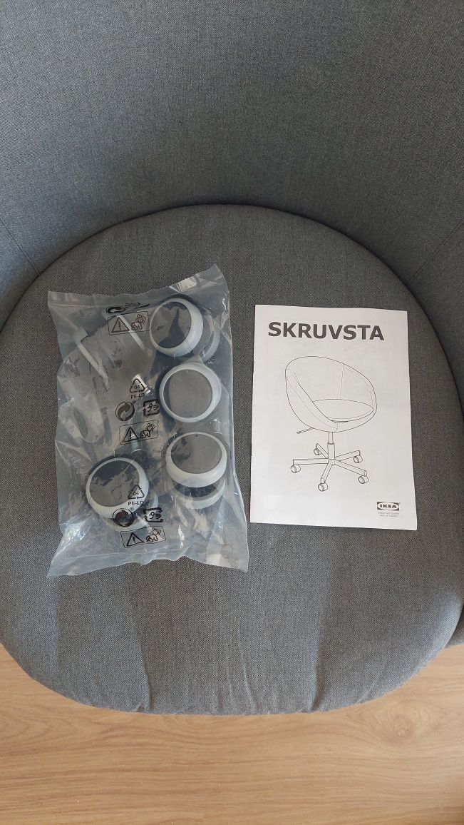 Cadeira Skruvsta IKEA Cinzento
129€