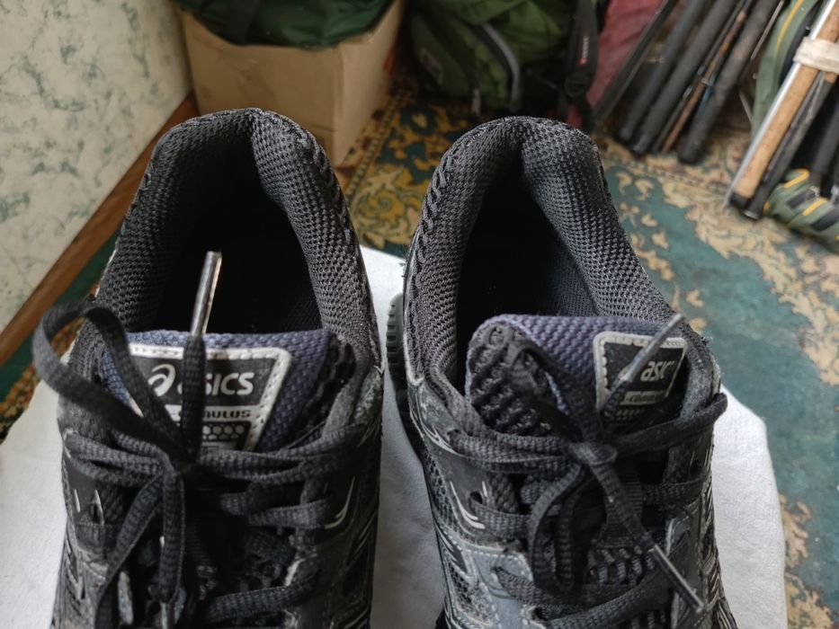 Кроссовки asics,оригинал