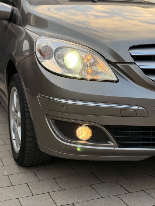 Продам мерседес В200