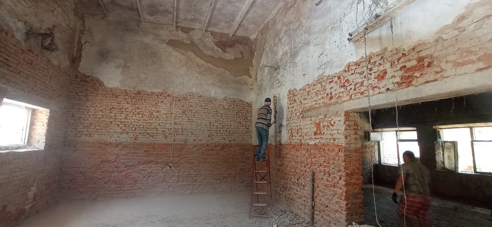 Демонтаж стен, полов, плитки, стяжки, штукатурки. Демонтажные работы