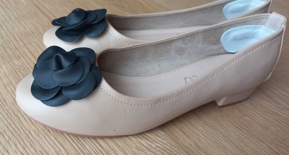 Półbuty, czółenka na niskim obcasie