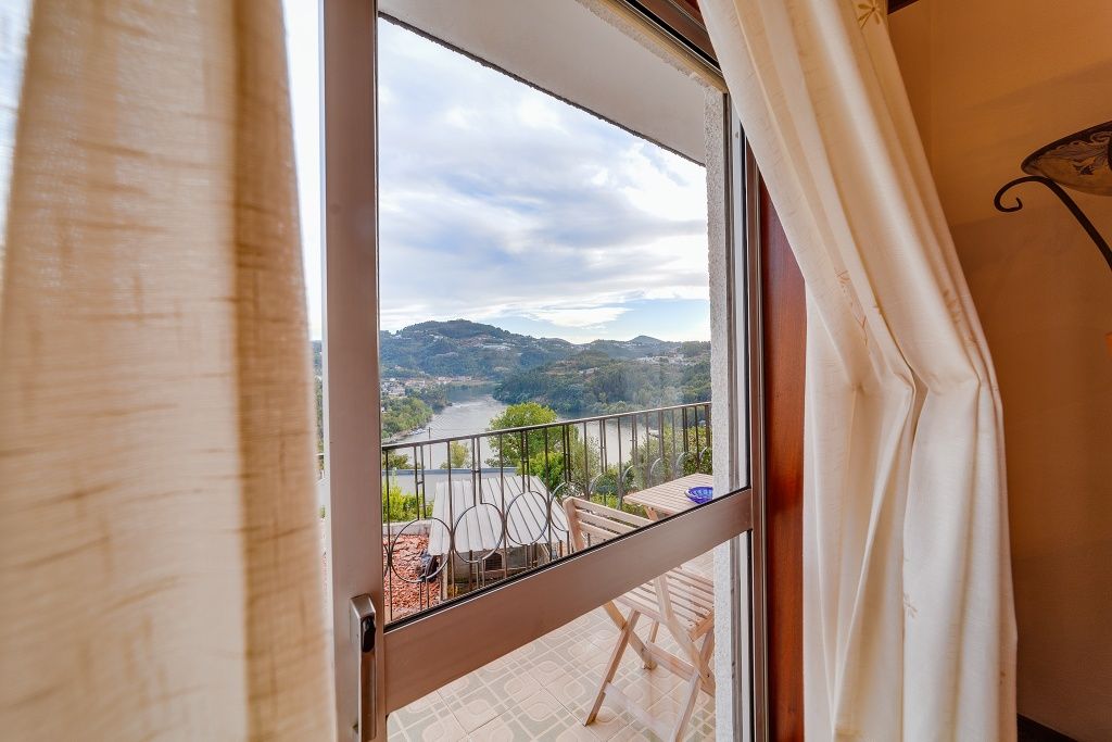 Alugo casa para férias no Douro