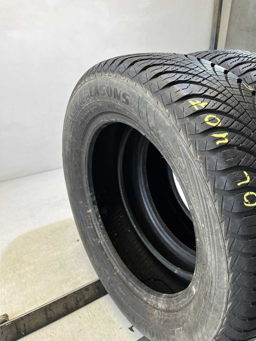 2x 185/65R15 GoodYear Vector 4Seasons Gen-2 88V OL407