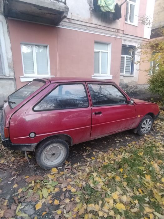 Автомобіль Таврія Нова.