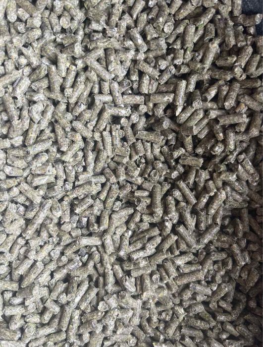 Корм для кролів