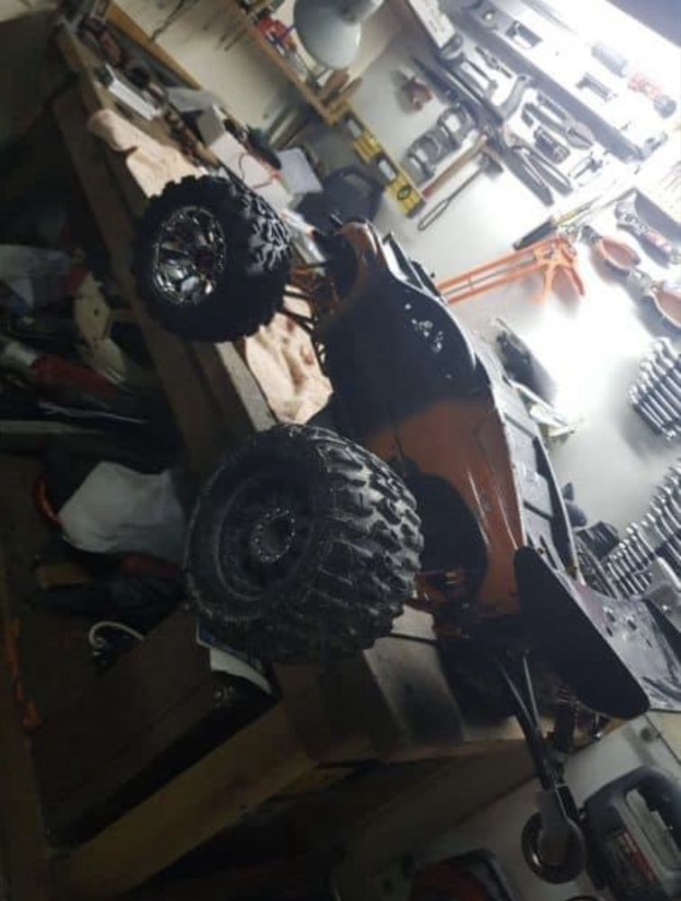 Traxxas e revo 1/10