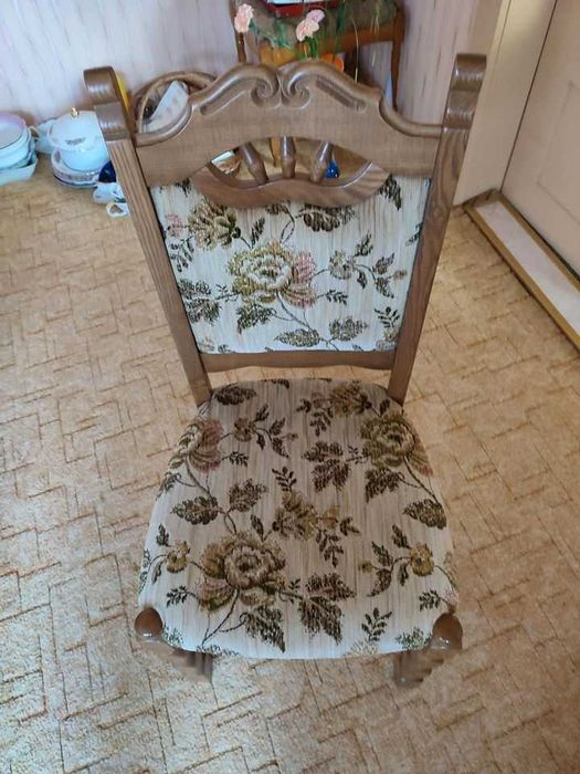 бароко 6 стільців  орех б\у