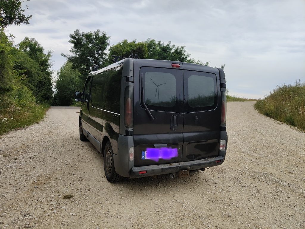 Opel Vivaro Trafic 1.9 DTi 2003r Hak Webasto Radio Bluetooth ZAMIANA