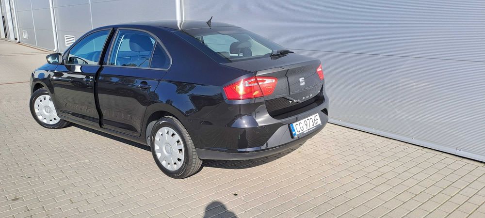 TOLEDO/Rapid stan bdb, nie wymaga wkładu, klima, benzyna, faktura