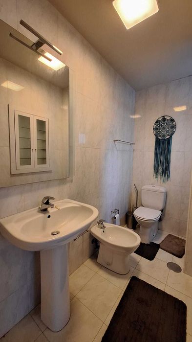 Moradia V2+1 perto da Avenida Antunes Guimarães