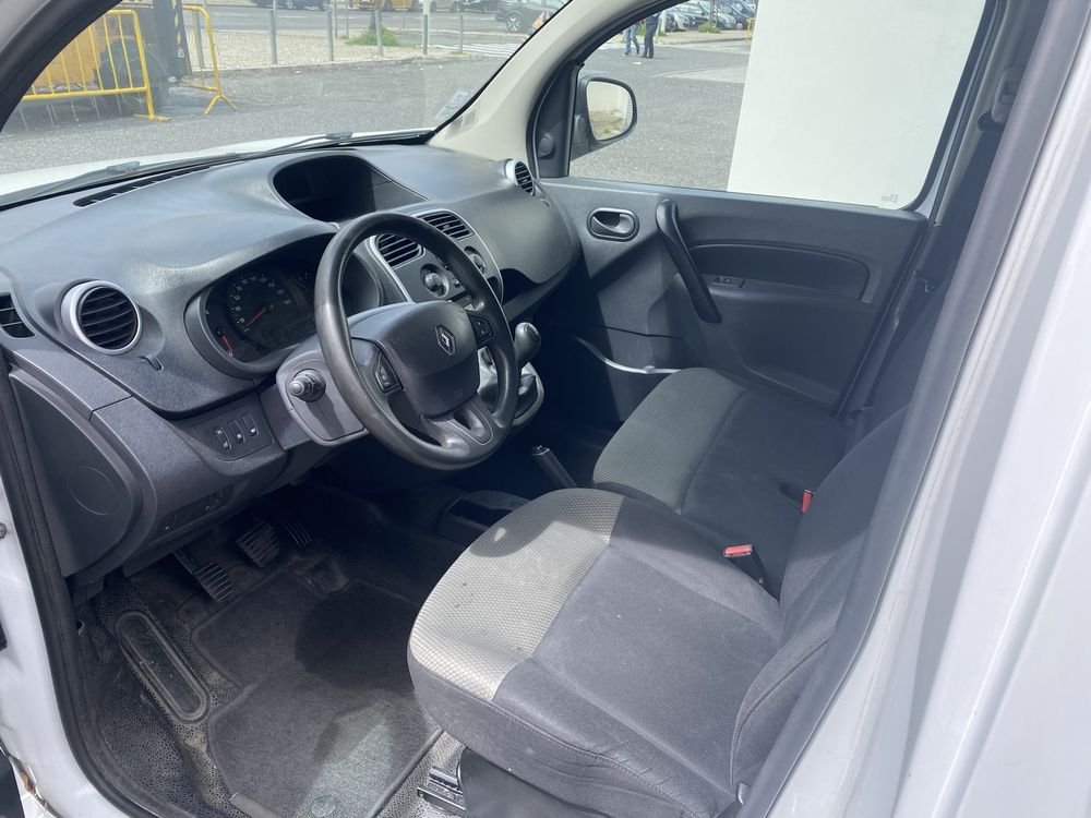 Kangoo maxi 3 lugares c/AC