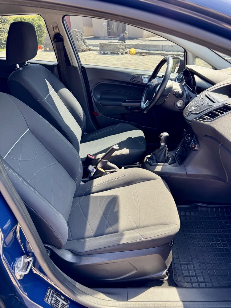Продам автомобиль Ford Fiesta 2016