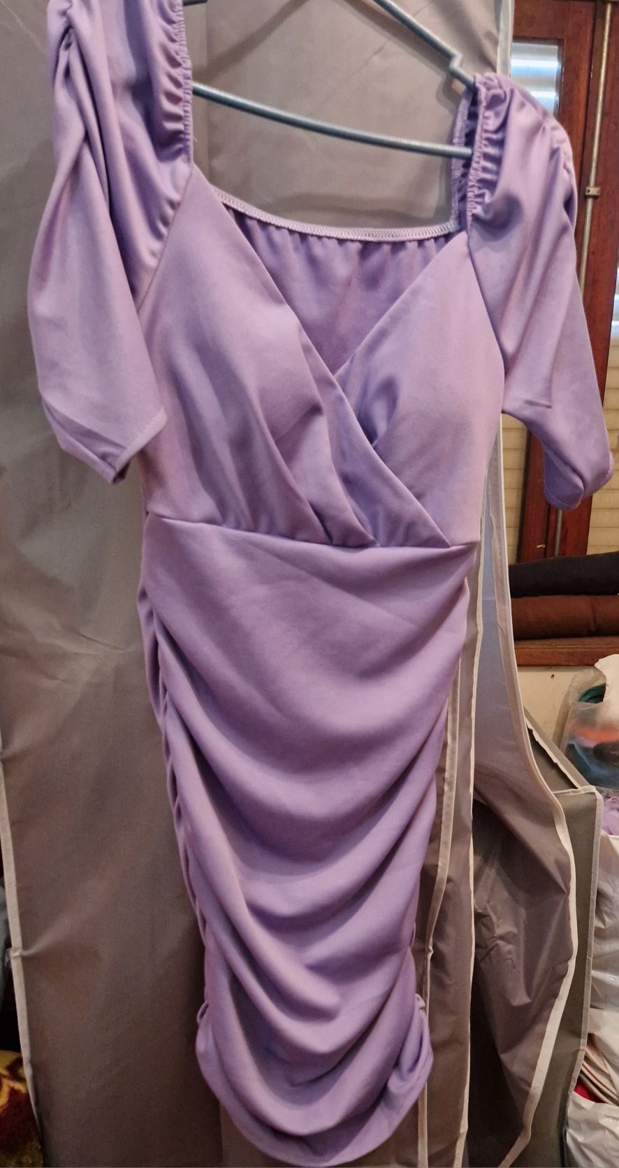 Vestidos novos com etiqueta e blusas novas