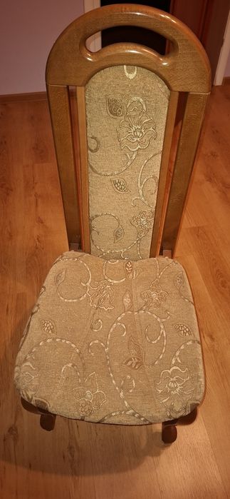 Stół rozkładany z 6 krzesłami