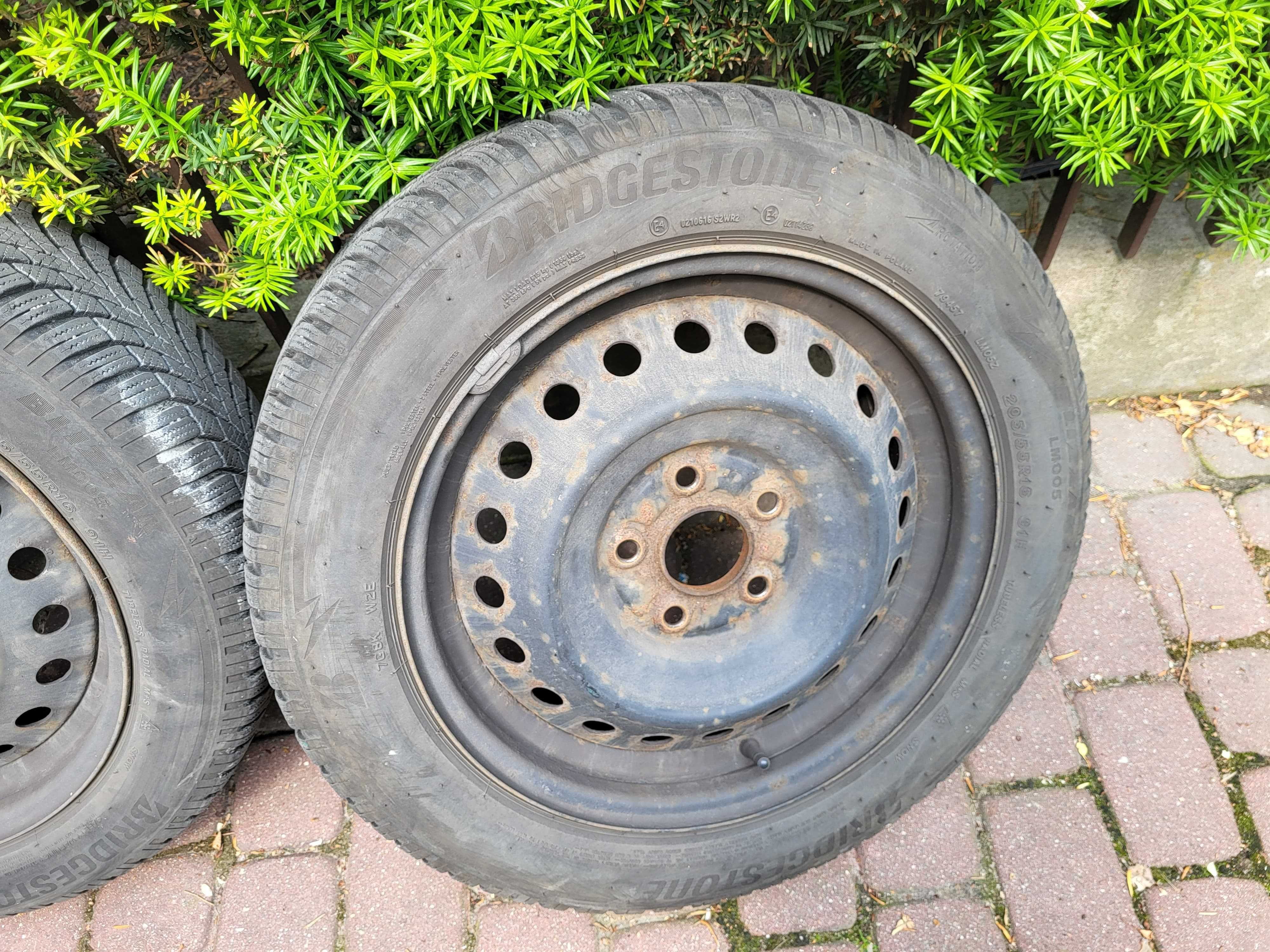 Koła samochodowe - opony zimowe Bridgestone 205/55R16 + felgi stalowe
