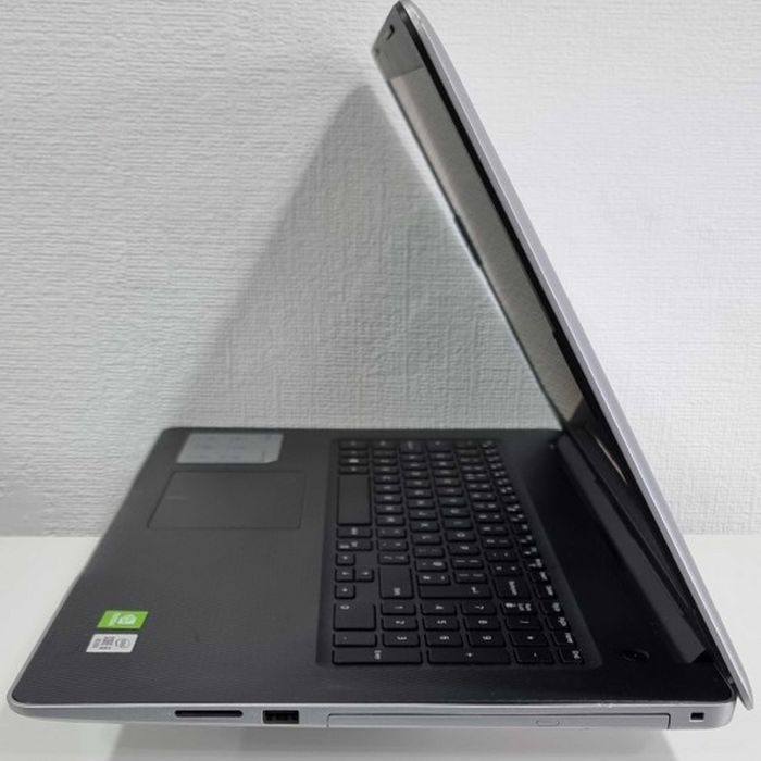 Dell Octacore 17.3" i7/8GB/1TB_Nvme como novo