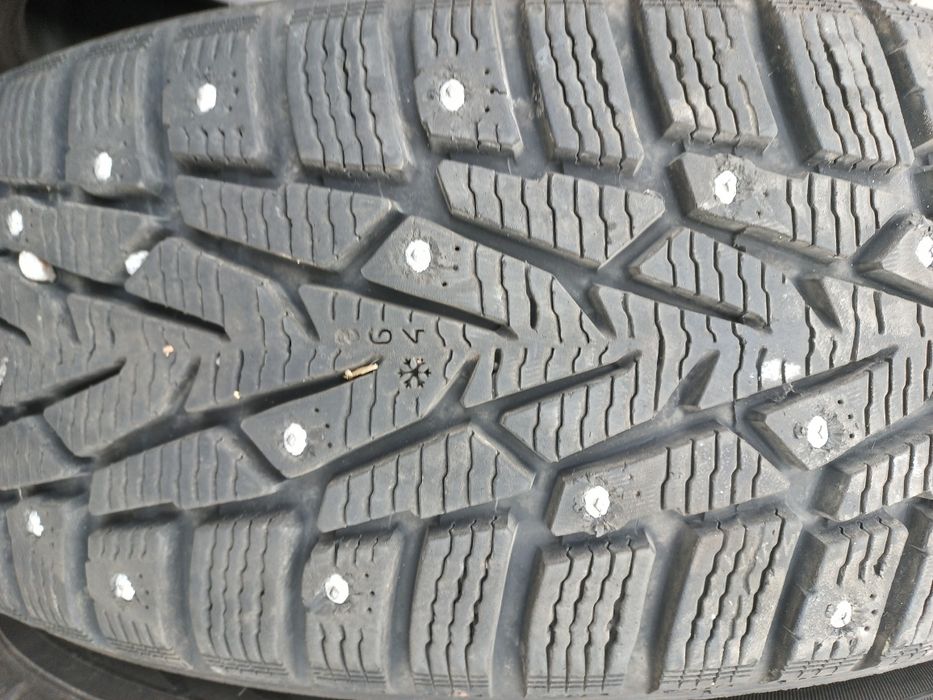 Резина шины колеса 195/65/15 Nokian