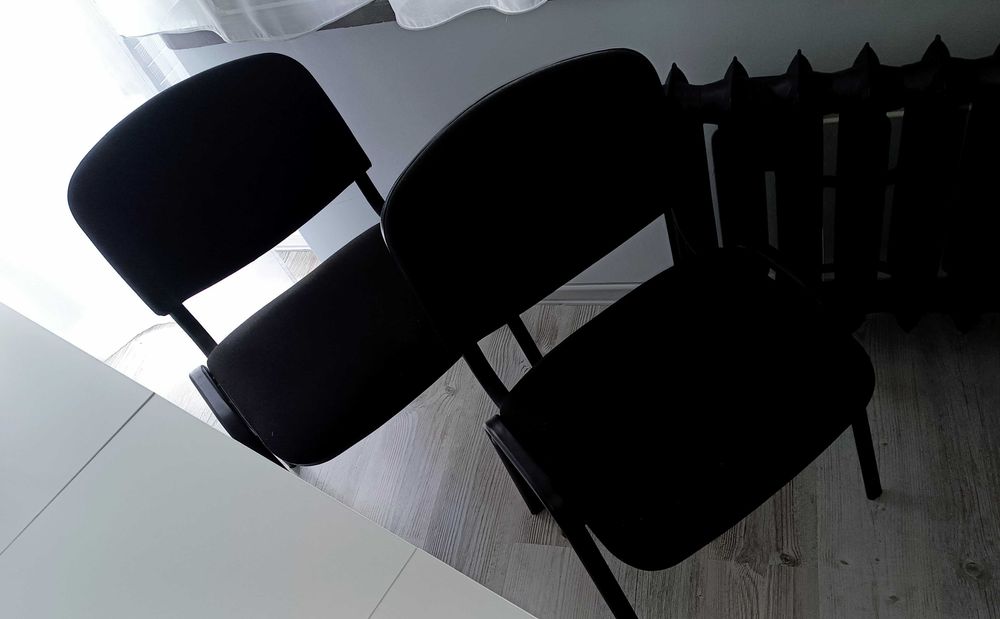 2 z czarne solidne krzesła biurowe konferencyjne - wygodne stabilne