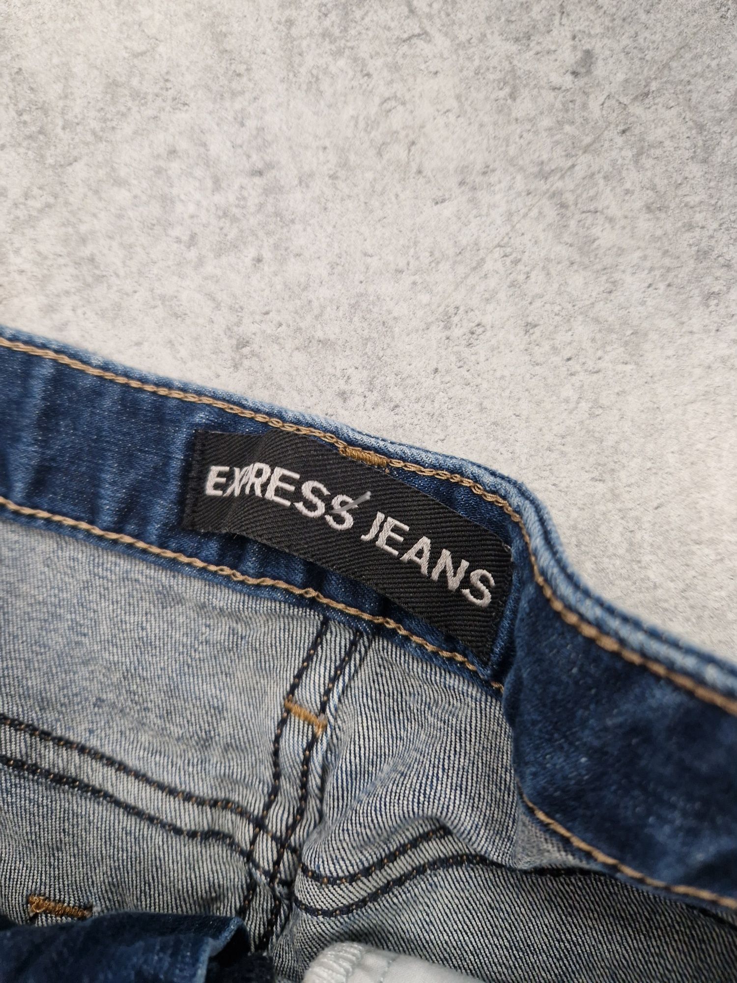 Damskie szorty jeansowe z przetarciami Express Jeans 42