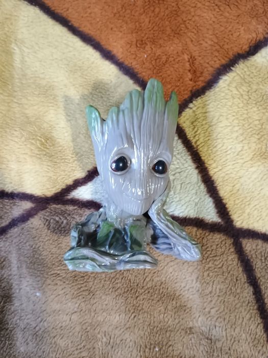 Doniczka groot marvel