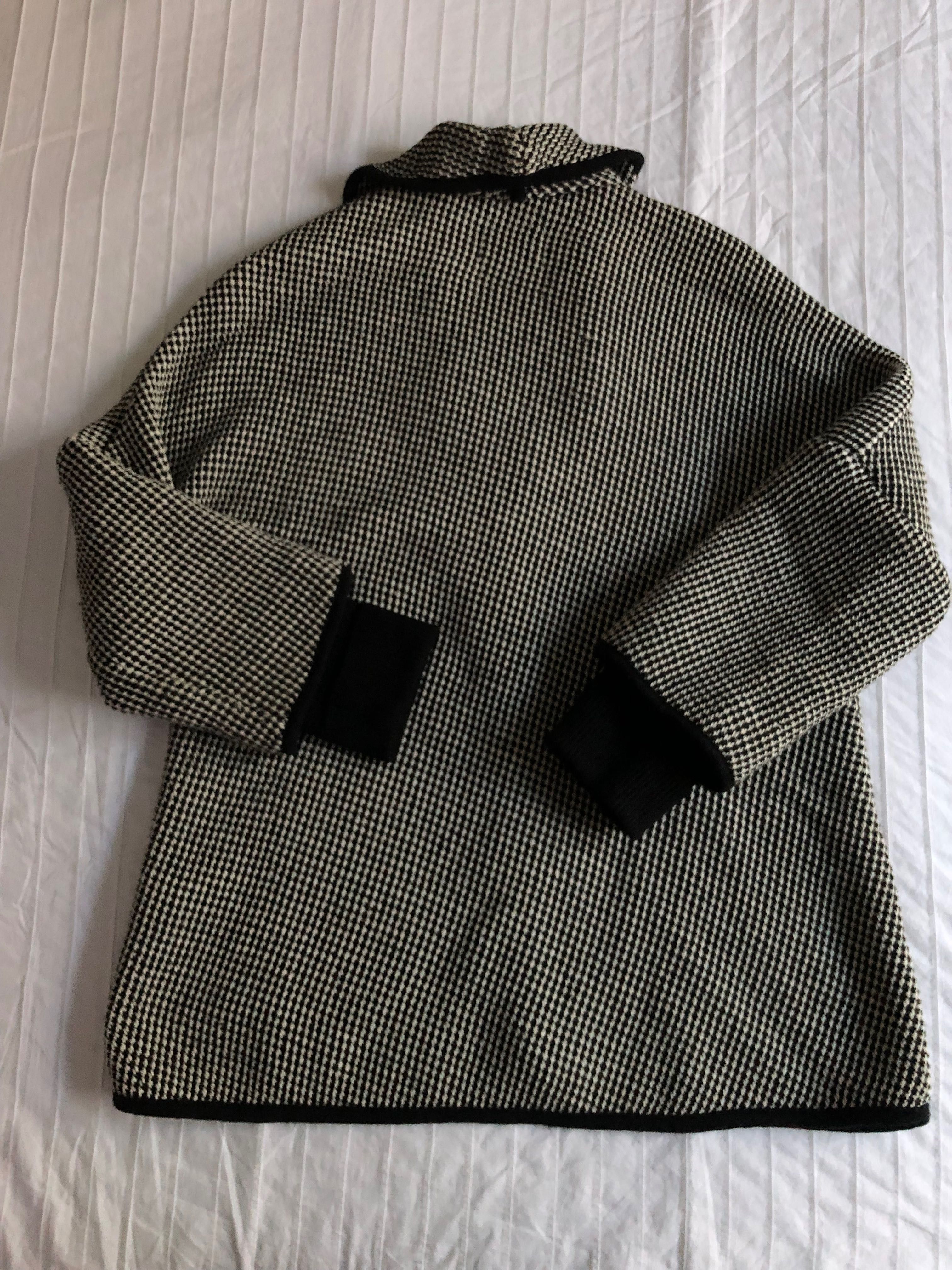 Casaco tipo capa preto e branco | M | Mango
