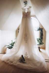 Стильна весільна сукня