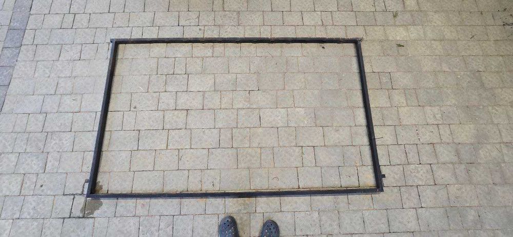 Секції металевої огорожі