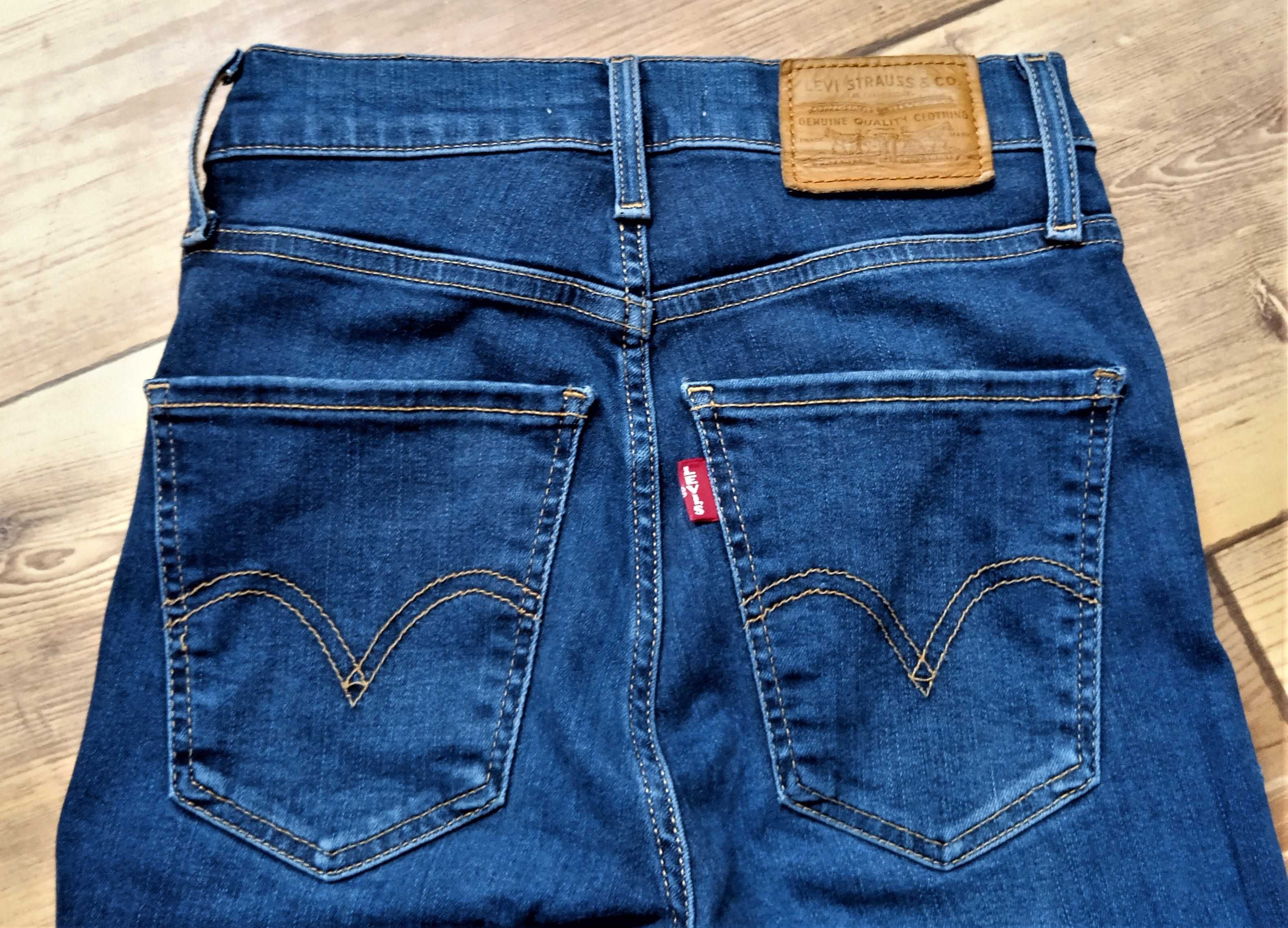 Levis spodnie damskie  skinny 24/30 dżinsy