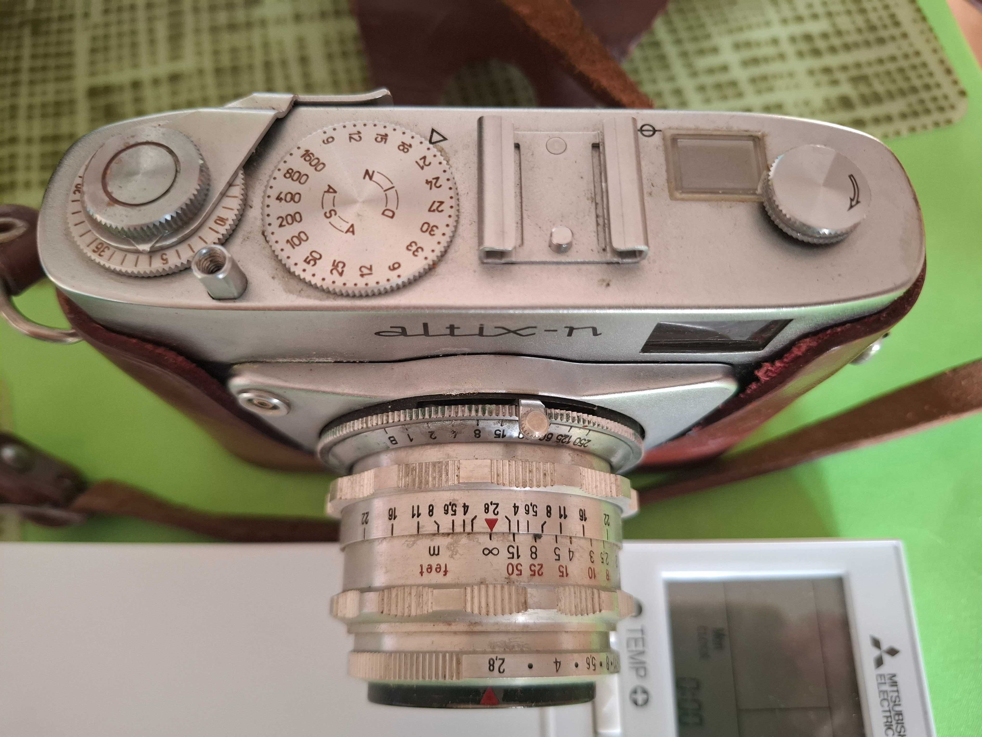 Aparat analogowy z futerałem oryginalnym ALTIX-n