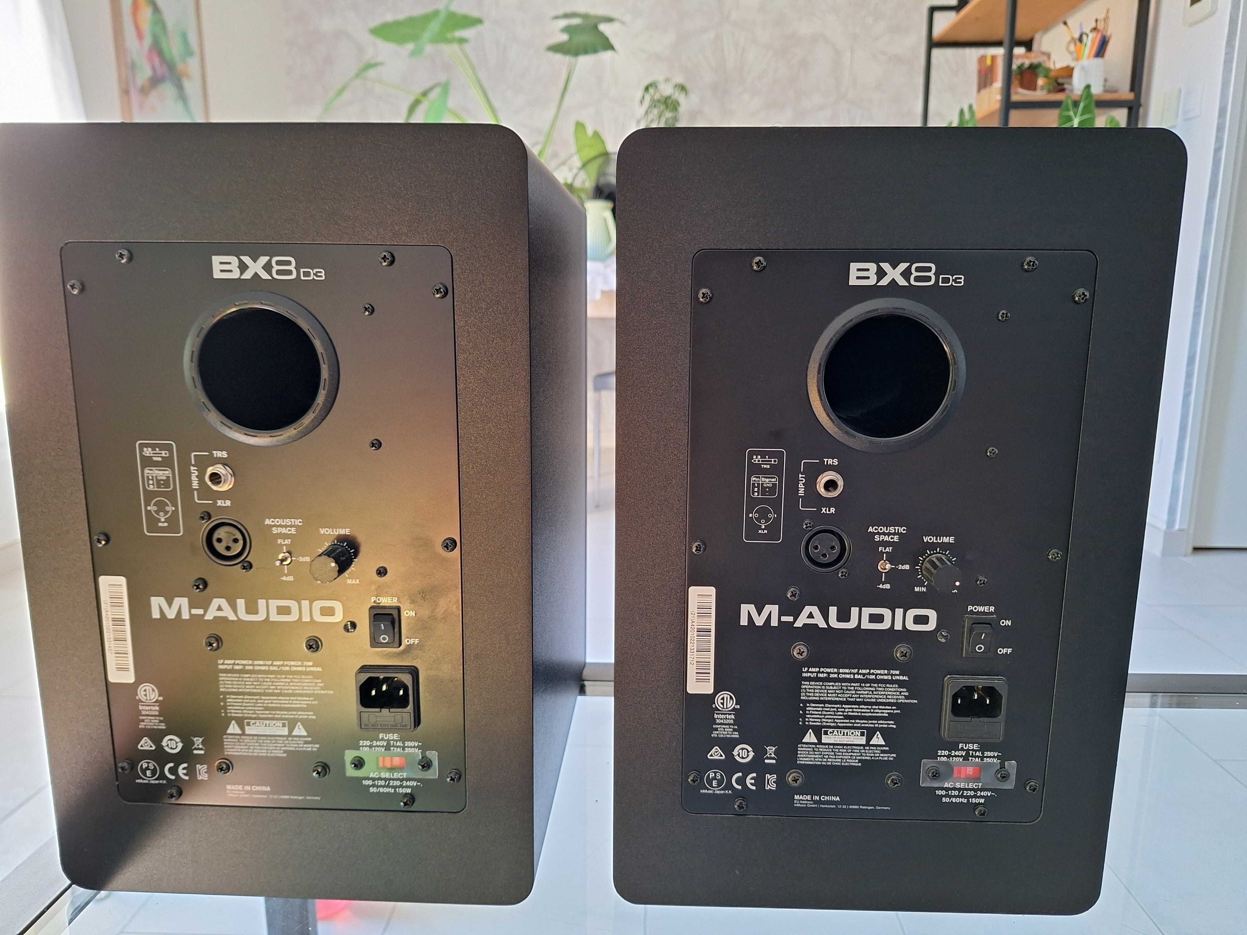 Colunas M-Audio bx8 d3