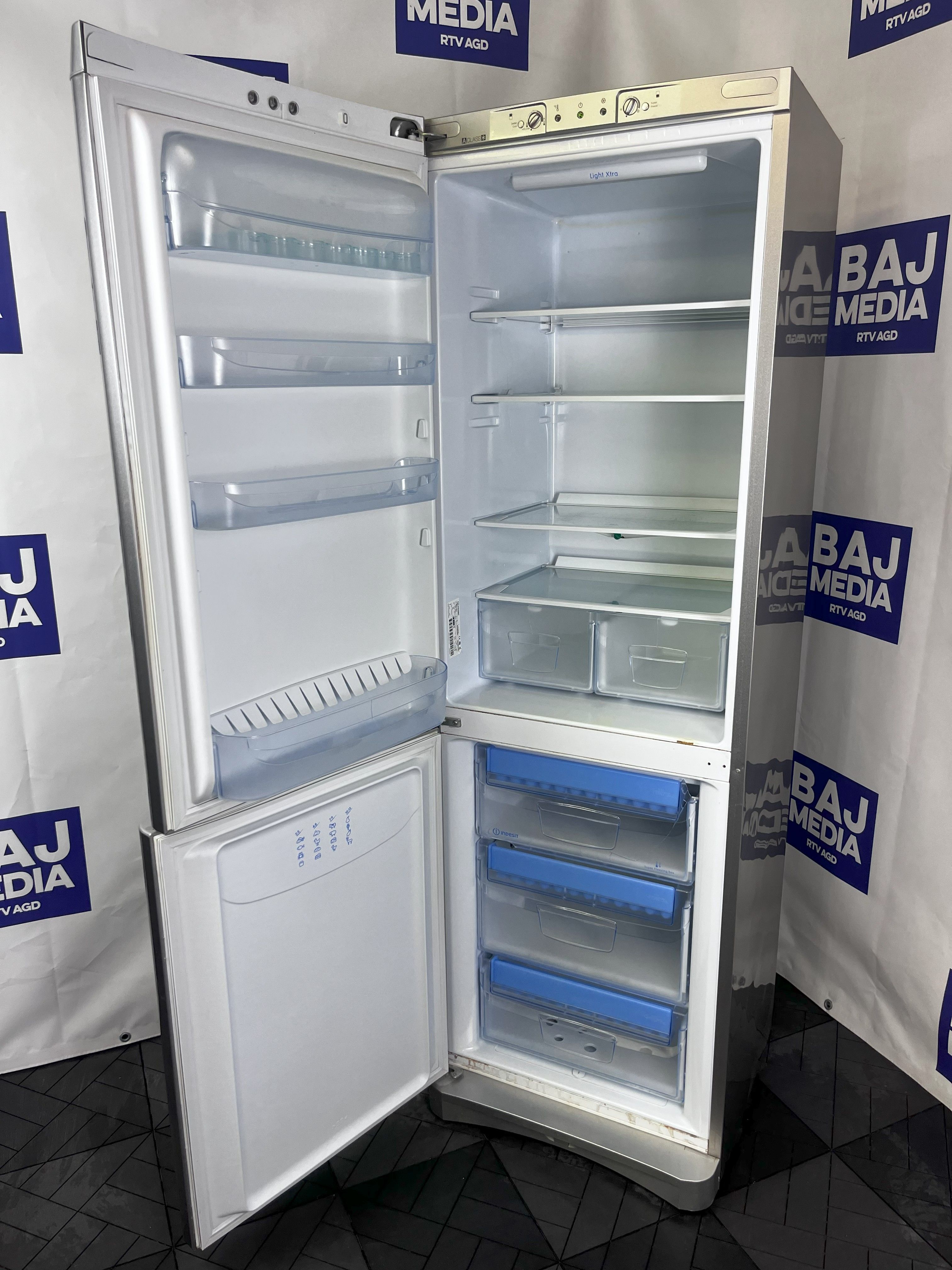 Lodówka Indesit Duża Pojemność 185 Cm/ Klas A  /Dostawa/Gwarancja