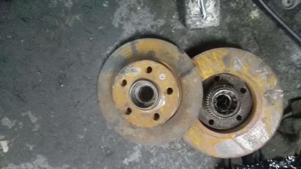 Tarcze tył +piasty Audi A 3 1,8