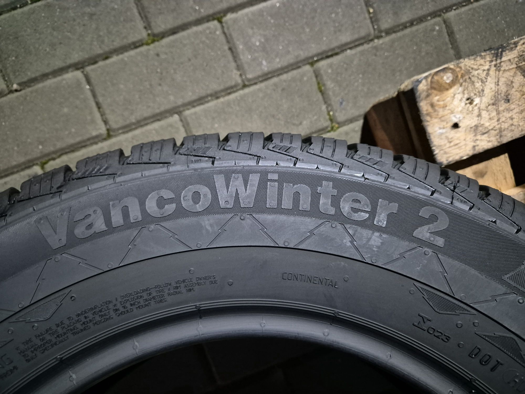 205/75/16C Continental Vanco Winter 2  9mm