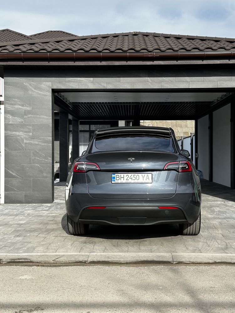Tesla Y  Тесла У  2023 год Возможен обмен на Недвижимость