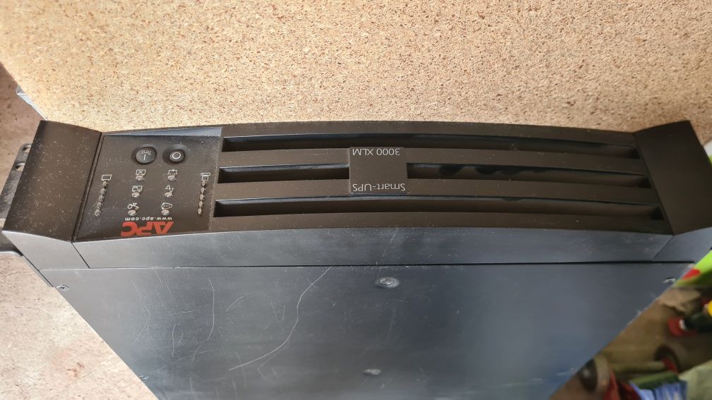 Серверний UPS APS smart-ups 3000xlm