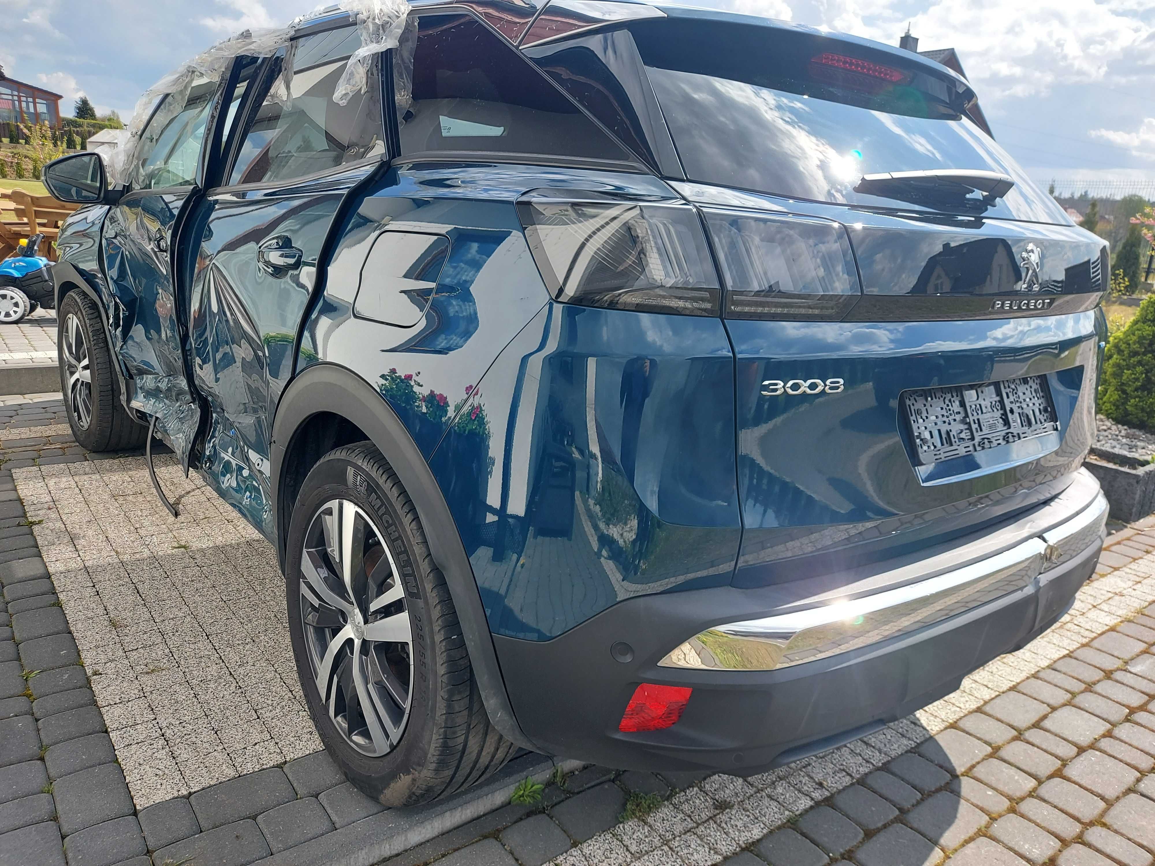 Peugeot 3008 II Lift 2021r 1.6Benz 180KM hybryda elektryk Allure uszk