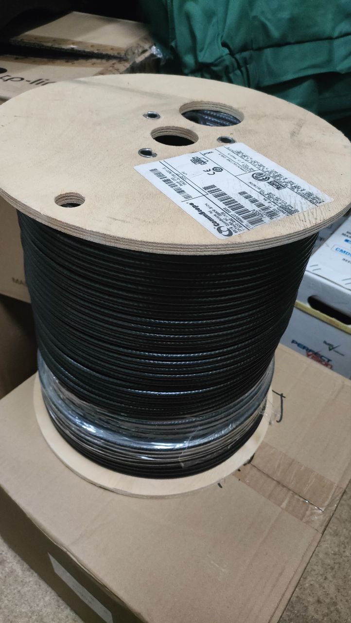 CommScope чорний 305м