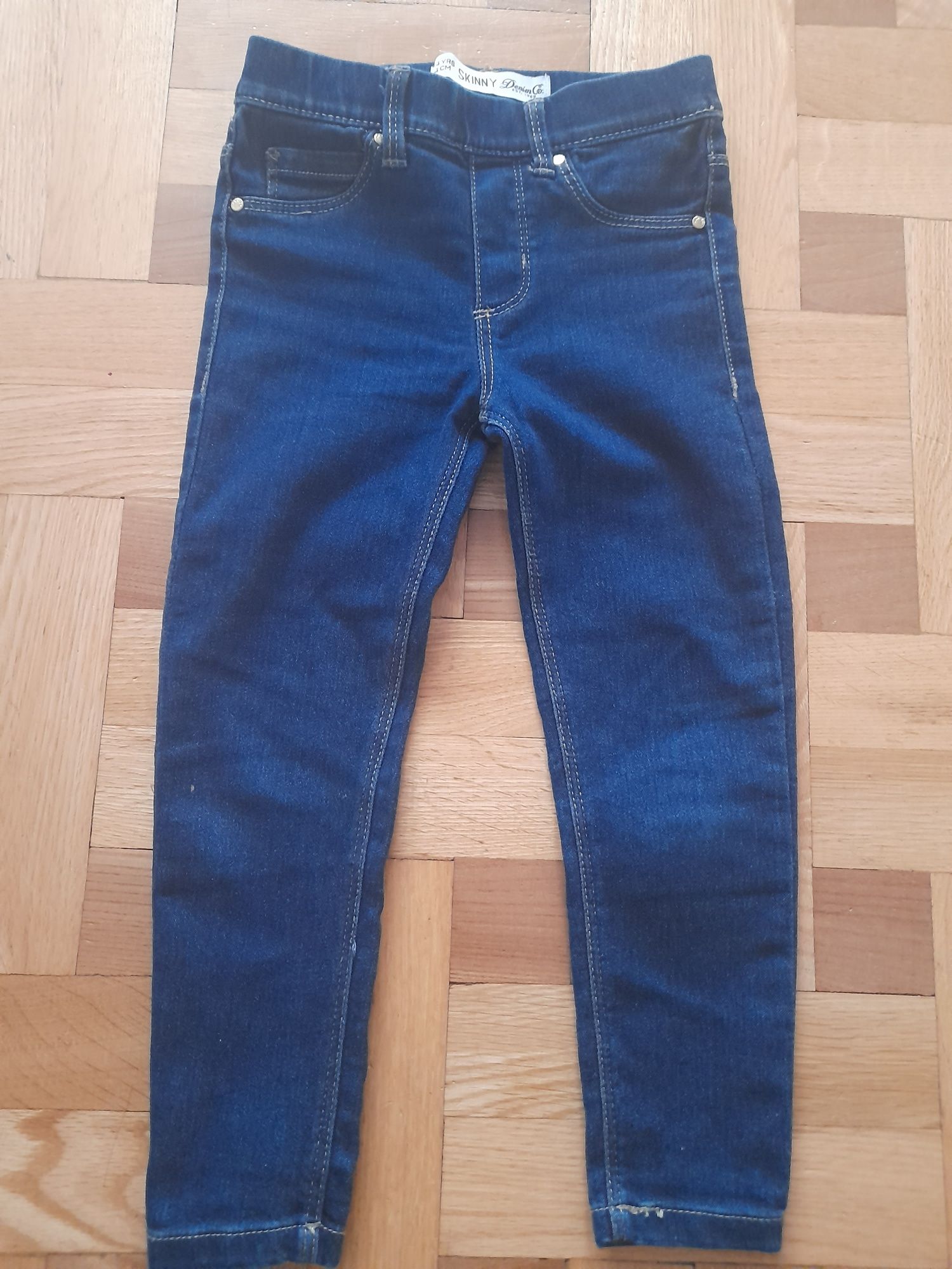 3 pary spodni jeansowych rozmiar 104